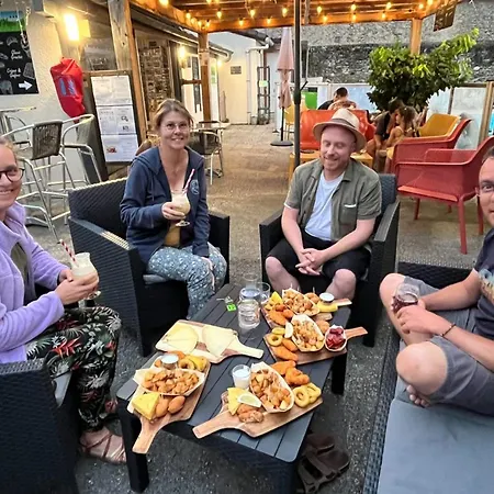 Avec Terrasse Pour 6 Pers. A - Api-1-52-497 Camping *